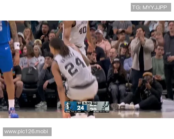 杀疯了！卡斯尔暴打独行侠后卫 半场8中8&三分3中3砍21+5+7！