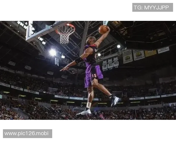 这届扣篮大赛又像白开水了 卡布50分动作不能与卡特&拉文相提并论 这届扣篮大赛又像白开水了 卡布50分动作不能与卡特&拉文相提并论