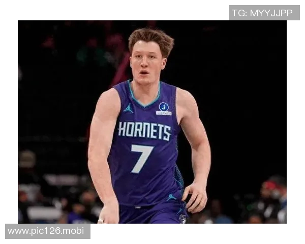 记者:现在要看克尼佩尔能否单季投进300记三分,比肩库里等人 记者:现在要看克尼佩尔能否单季投进300记三分,比肩库里等人